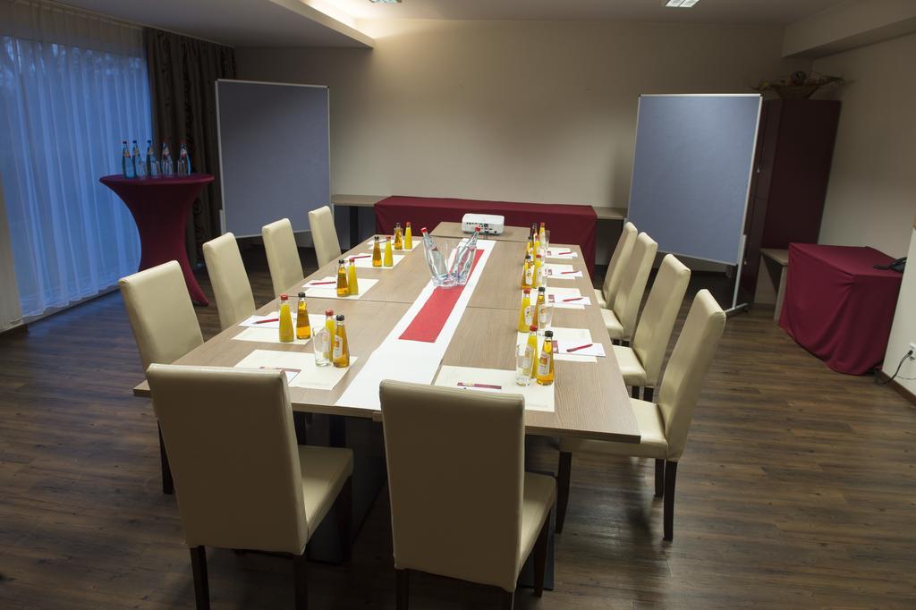 Hotel Roedelheimer Hof - Am Wasserturm Frankfurt am Main Ngoại thất bức ảnh