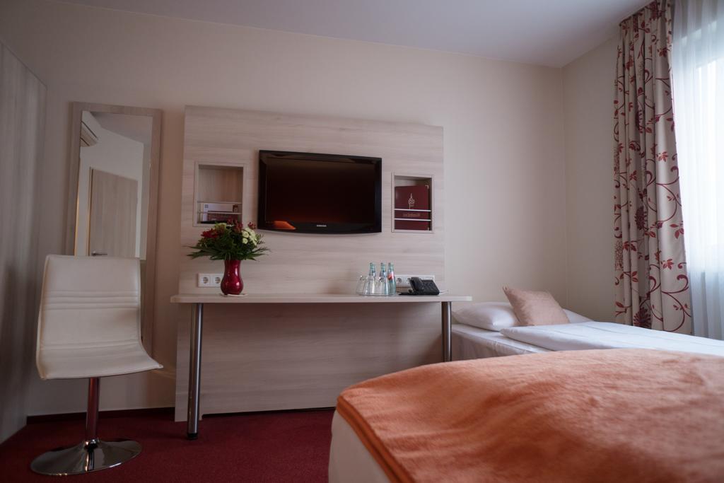 Hotel Roedelheimer Hof - Am Wasserturm Frankfurt am Main Phòng bức ảnh