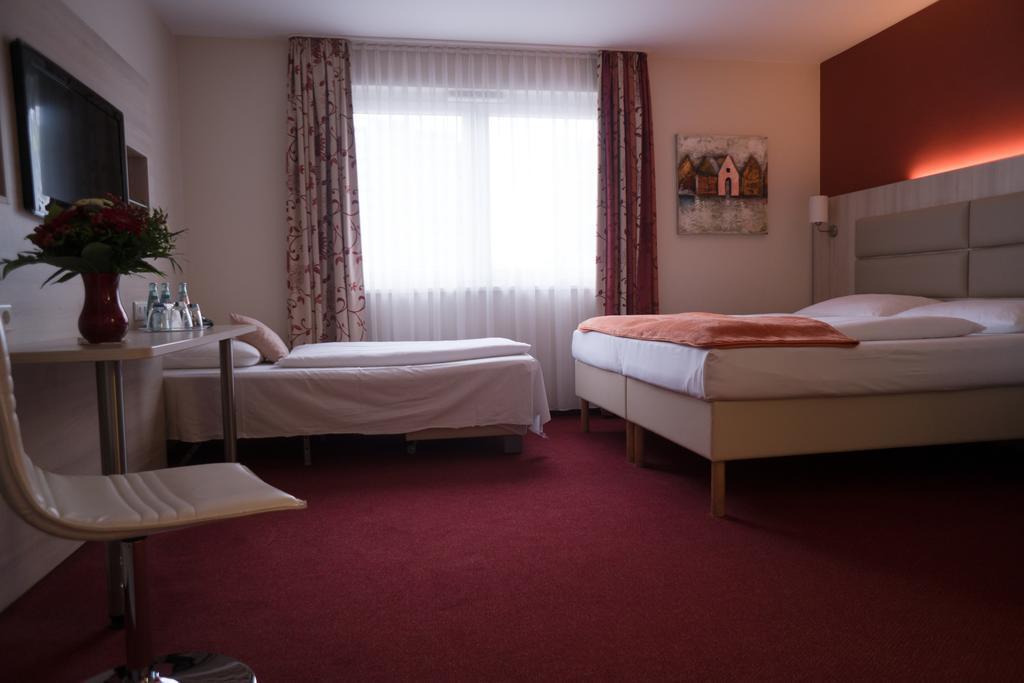 Hotel Roedelheimer Hof - Am Wasserturm Frankfurt am Main Phòng bức ảnh