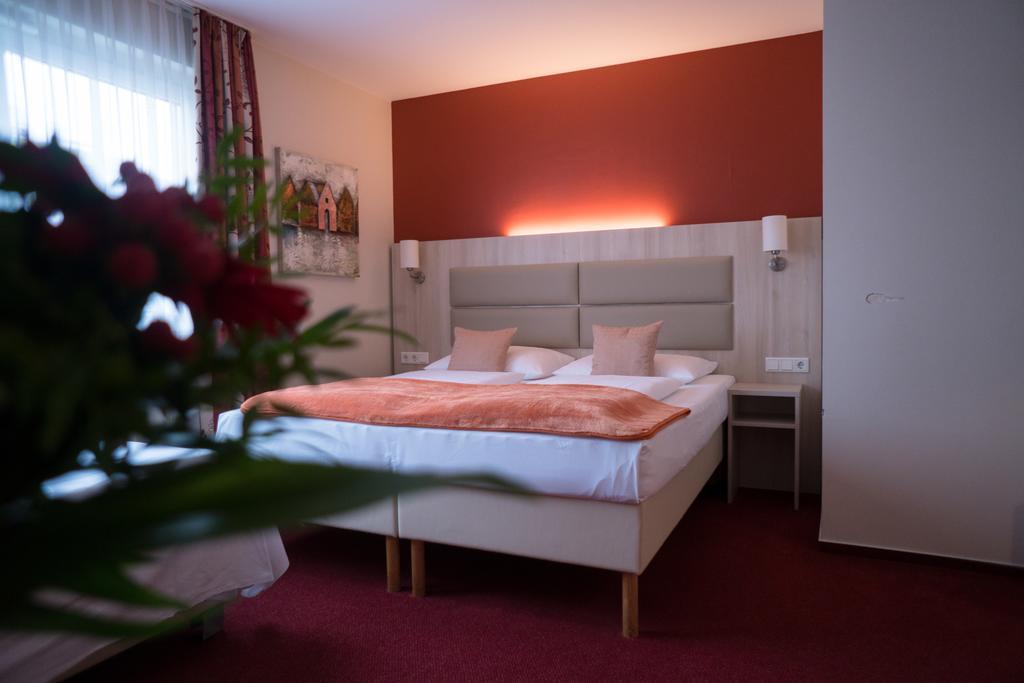 Hotel Roedelheimer Hof - Am Wasserturm Frankfurt am Main Phòng bức ảnh