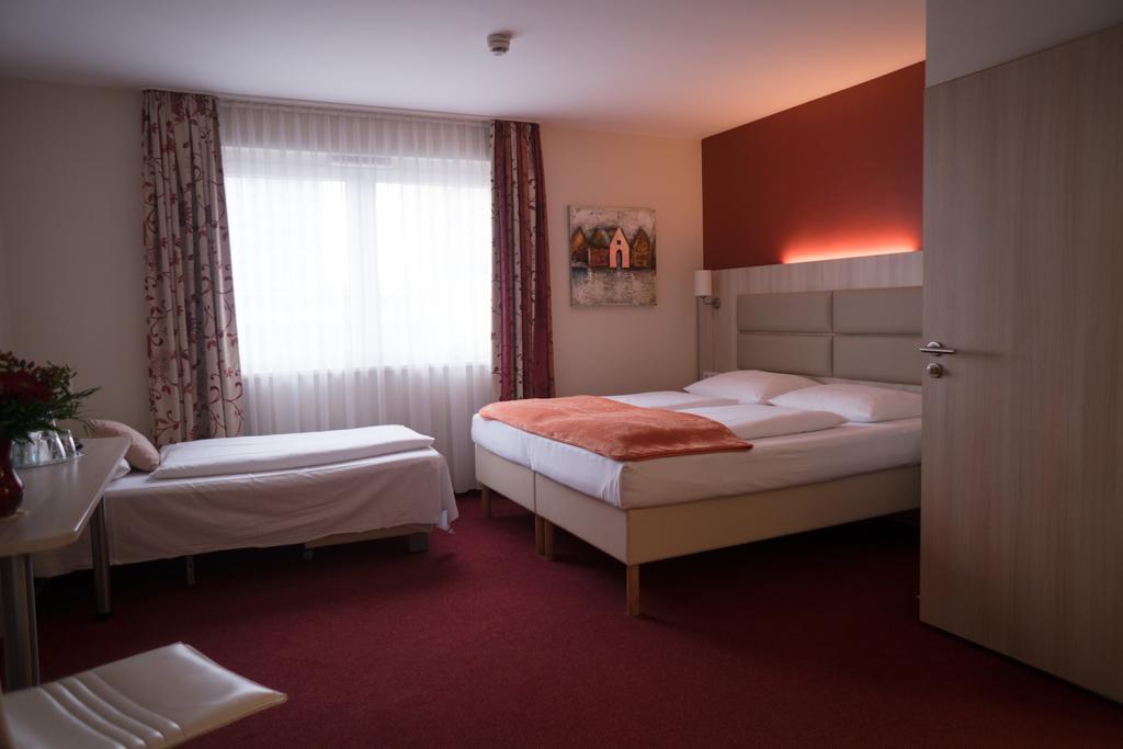Hotel Roedelheimer Hof - Am Wasserturm Frankfurt am Main Phòng bức ảnh