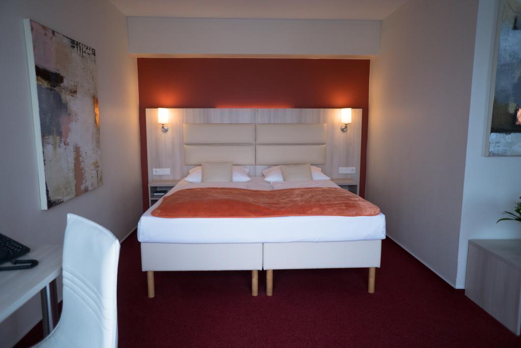 Hotel Roedelheimer Hof - Am Wasserturm Frankfurt am Main Phòng bức ảnh