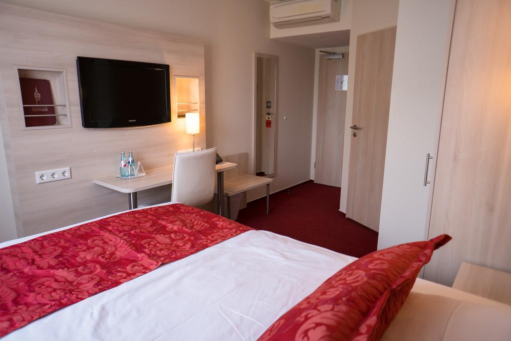 Hotel Roedelheimer Hof - Am Wasserturm Frankfurt am Main Phòng bức ảnh