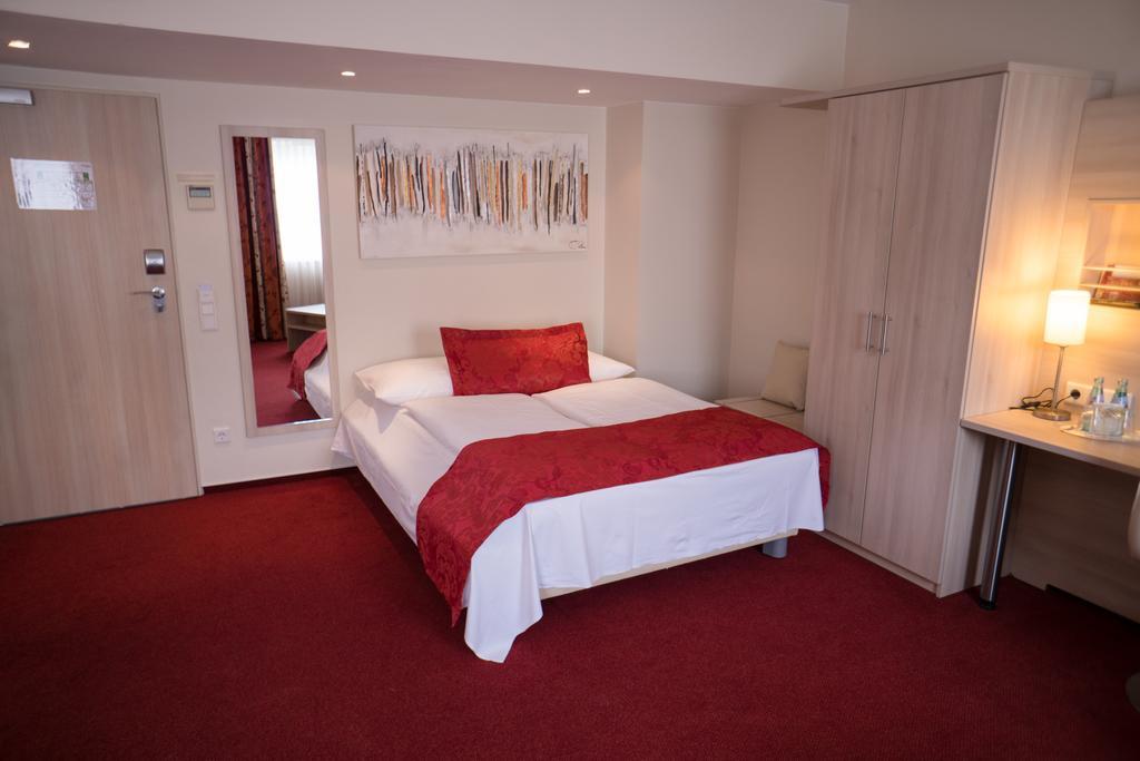 Hotel Roedelheimer Hof - Am Wasserturm Frankfurt am Main Phòng bức ảnh
