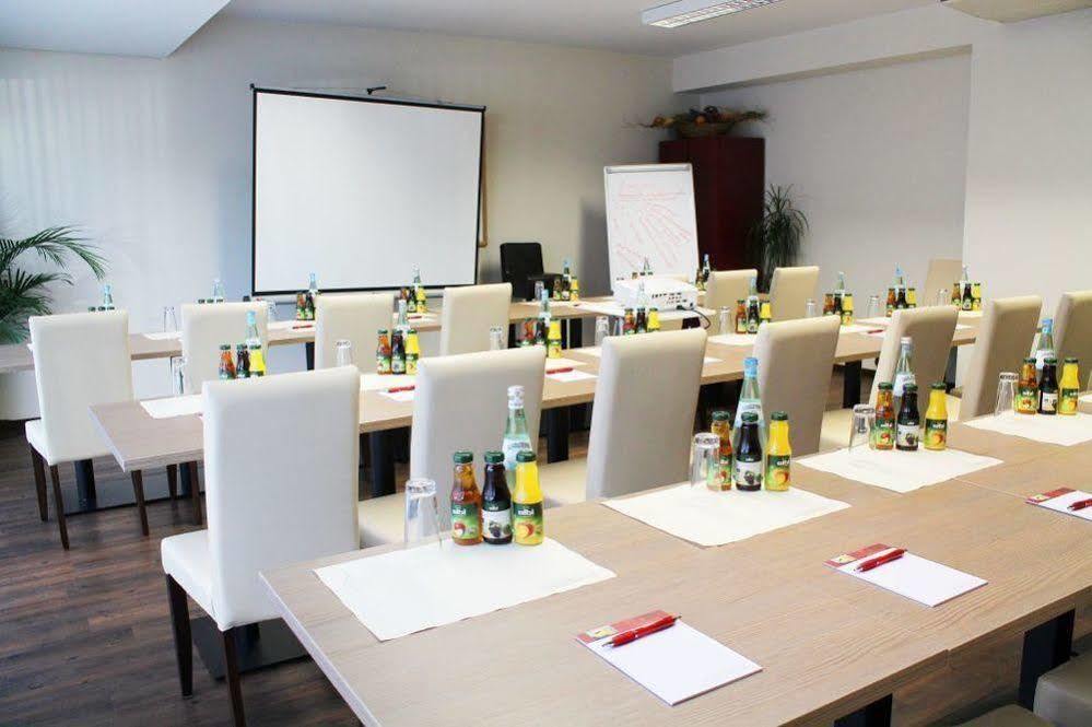 Hotel Roedelheimer Hof - Am Wasserturm Frankfurt am Main Ngoại thất bức ảnh