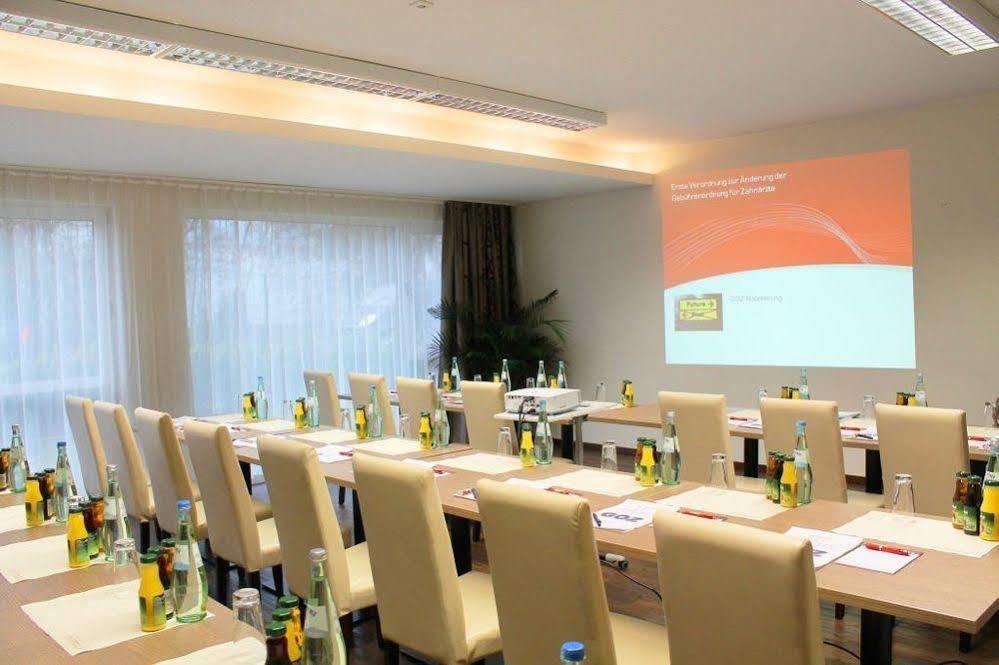 Hotel Roedelheimer Hof - Am Wasserturm Frankfurt am Main Ngoại thất bức ảnh