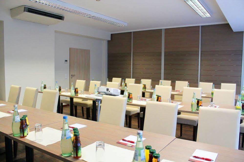 Hotel Roedelheimer Hof - Am Wasserturm Frankfurt am Main Ngoại thất bức ảnh